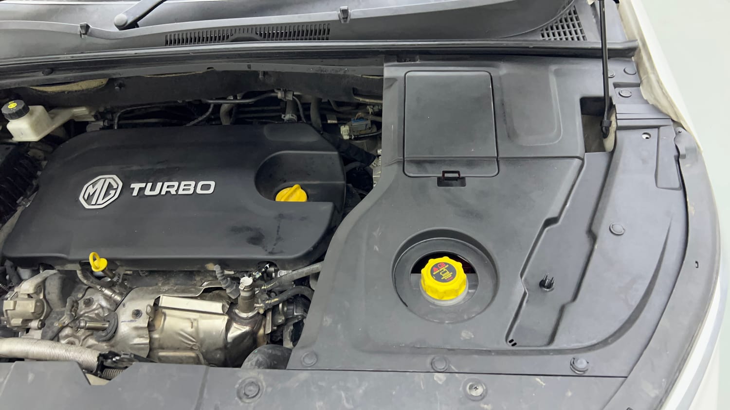 Used 2022 MG Motors Hector Sharp 2.0 Diesel Turbo MT Diesel Manual engine ENGINE LEFT SIDE VIEW