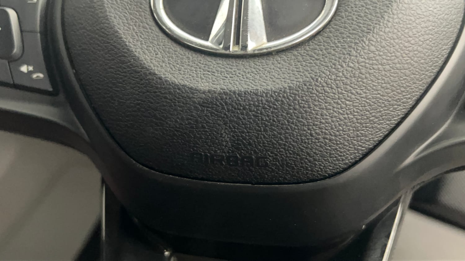 Used 2022 Tata Tiago XTA Petrol Automatic top_features Airbags