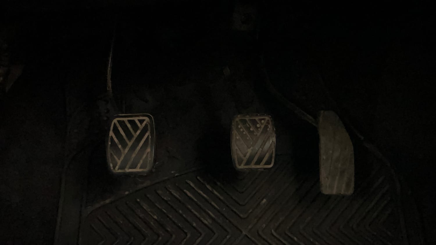 Used 2013 Maruti Suzuki Wagon R LXI Petrol Manual interior PEDALS VIEW