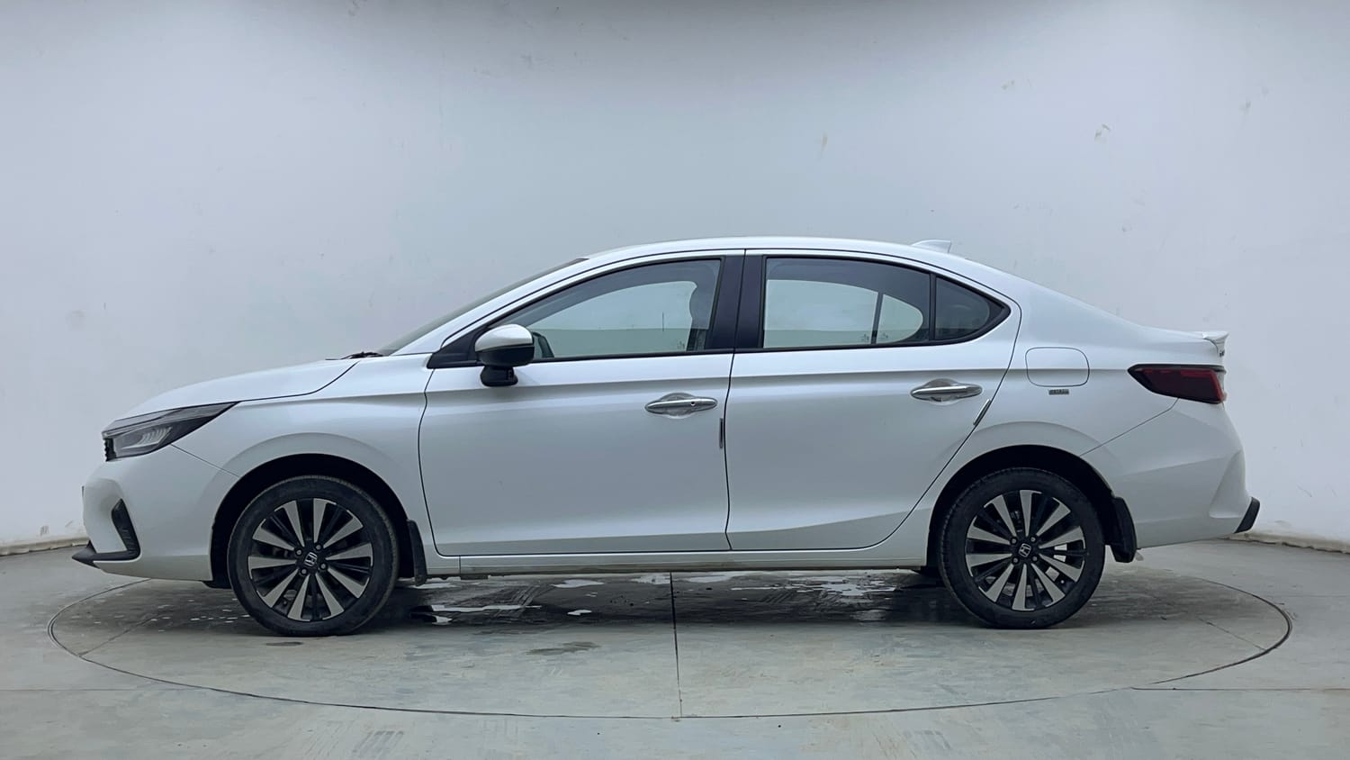 Used 2024 Honda City ZX Petrol CVT Hybrid Automatic exterior LEFT SIDE VIEW