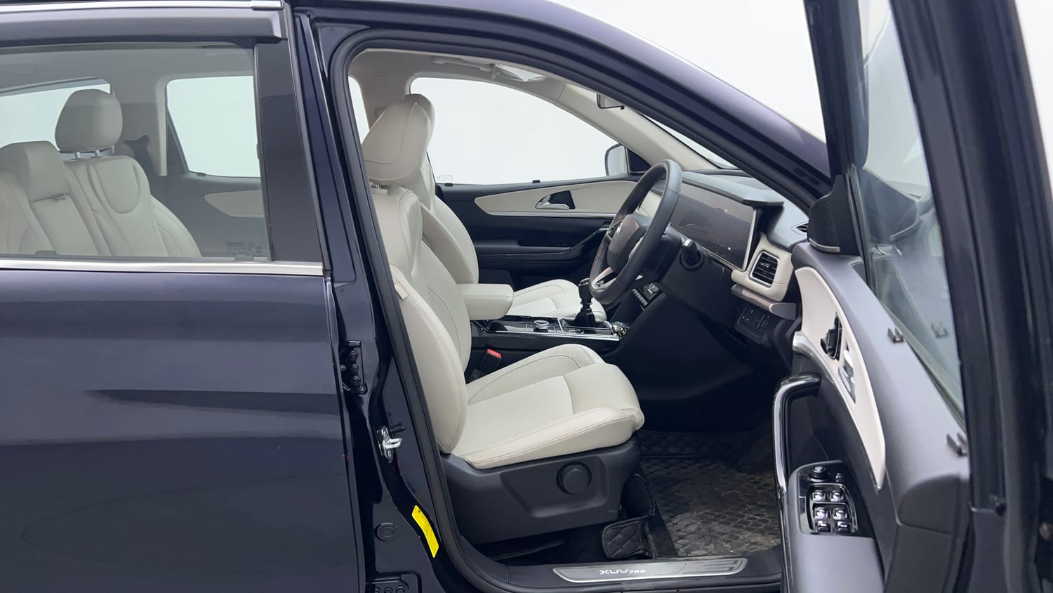 Used 2024 Mahindra XUV700 AX 7 Luxury Pack Diesel MT 7 STR Diesel Manual interior RIGHT SIDE FRONT DOOR CABIN VIEW
