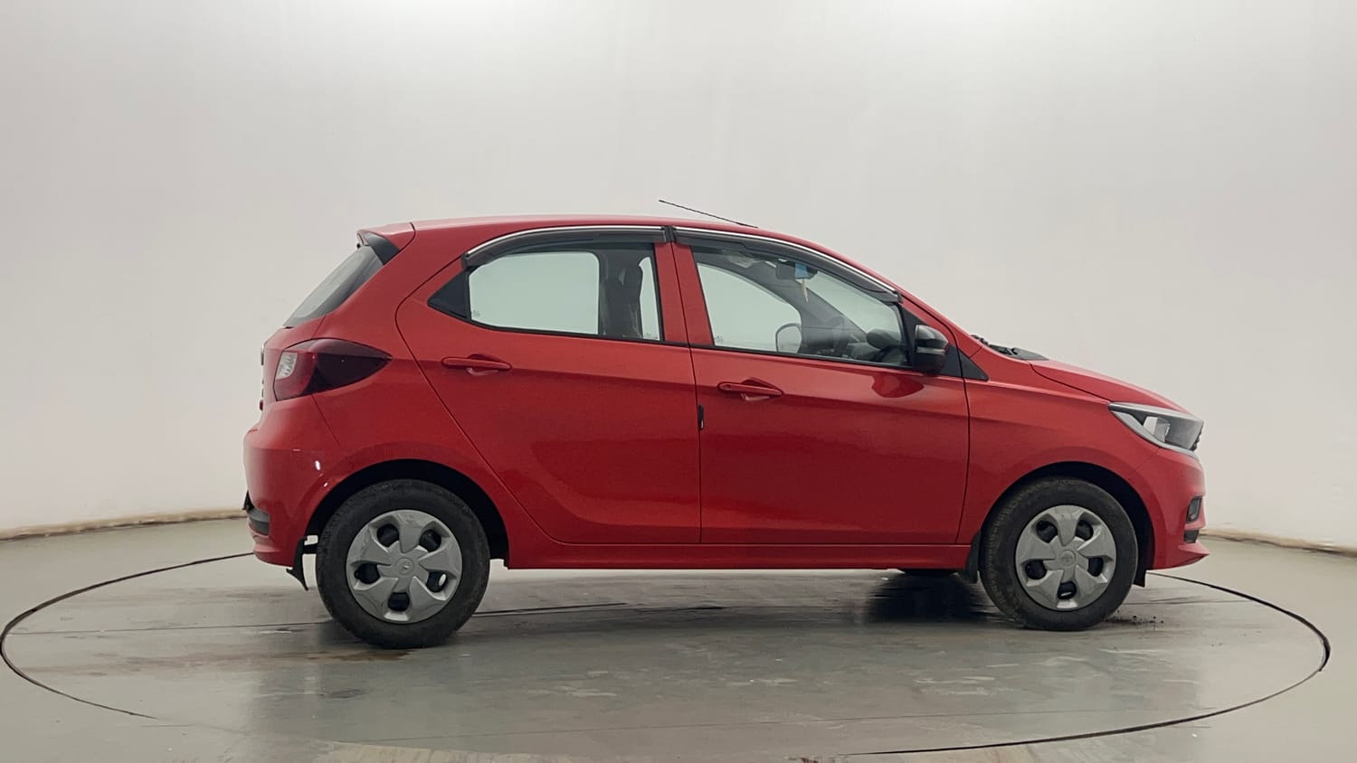Used 2022 Tata Tiago XTA Petrol Automatic exterior RIGHT SIDE VIEW