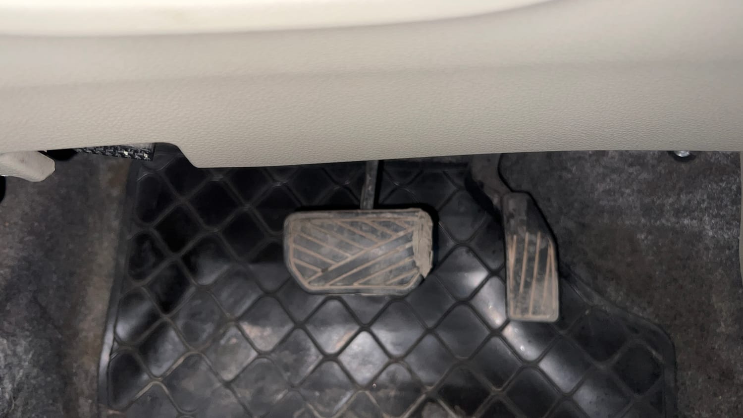 Used 2015 Maruti Suzuki Celerio VXi AMT Petrol Automatic interior PEDALS VIEW