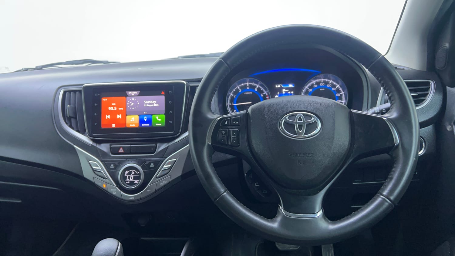 Used 2021 Toyota Glanza V CVT Petrol Automatic interior STEERING VIEW