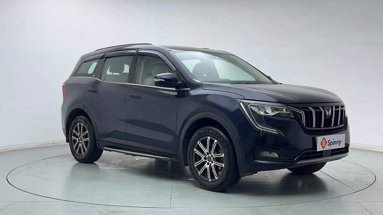 Used 2024 Mahindra XUV700 AX 7 Luxury Pack Diesel MT 7 STR Diesel Manual exterior RIGHT FRONT CORNER VIEW