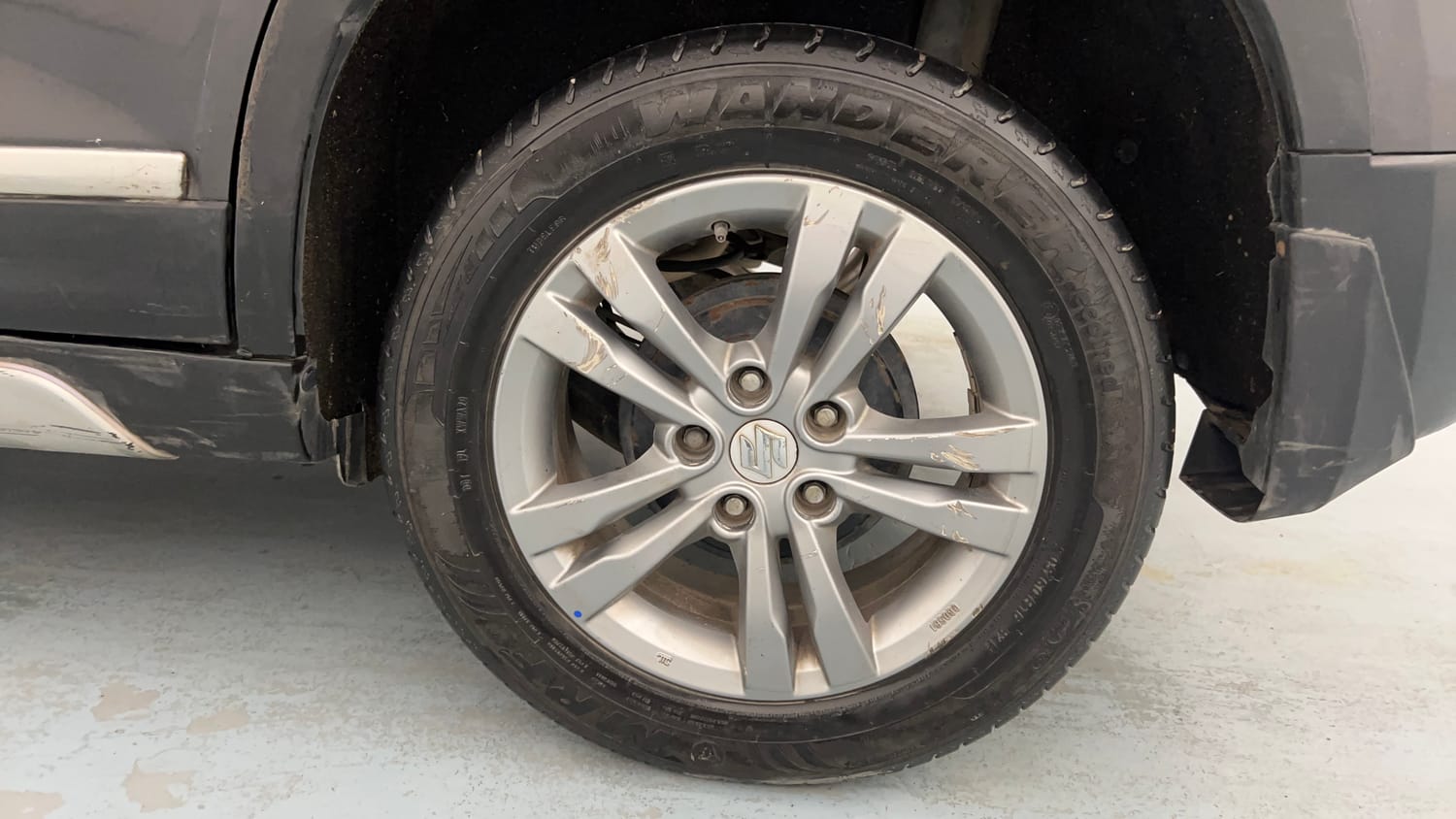 Used 2016 Maruti Suzuki Vitara Brezza [2016-2020] VDi Diesel Manual tyres LEFT REAR TYRE RIM VIEW