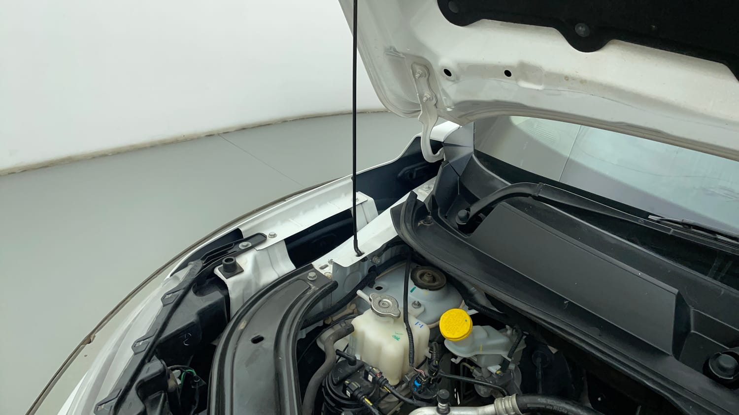 Used 2023 Renault Kiger RXZ AMT Petrol Automatic engine ENGINE RIGHT SIDE HINGE & APRON VIEW