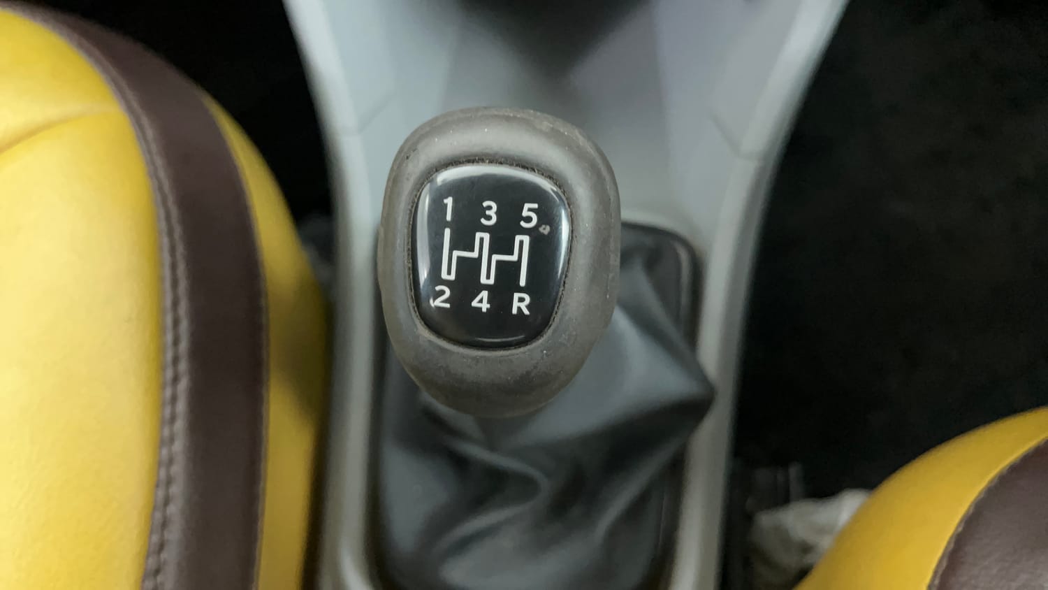 Used 2022 Tata Tiago XT CNG Cng Manual interior GEAR  KNOB VIEW