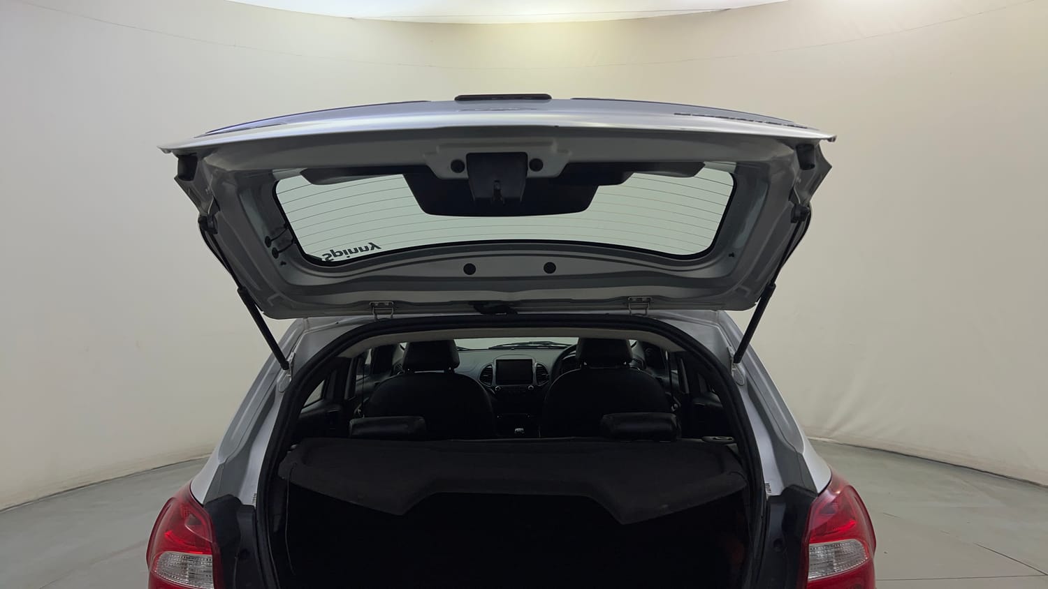 Used 2019 Ford Figo Titanium 1.2 Ti-VCT MT Petrol Manual interior DICKY DOOR OPEN VIEW
