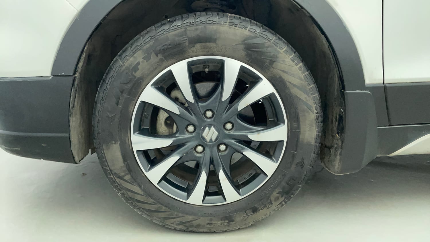 Used 2021 Maruti Suzuki S-Cross Zeta AT Petrol Automatic tyres LEFT FRONT TYRE RIM VIEW