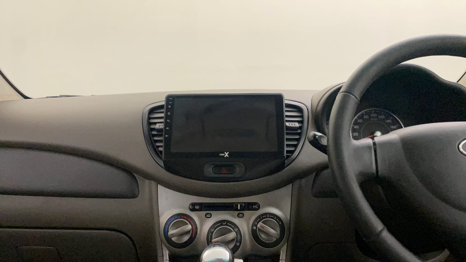 Used 2012 Hyundai i10 Sportz 1.2 AT Kappa2 Petrol Automatic interior MUSIC SYSTEM & AC CONTROL VIEW
