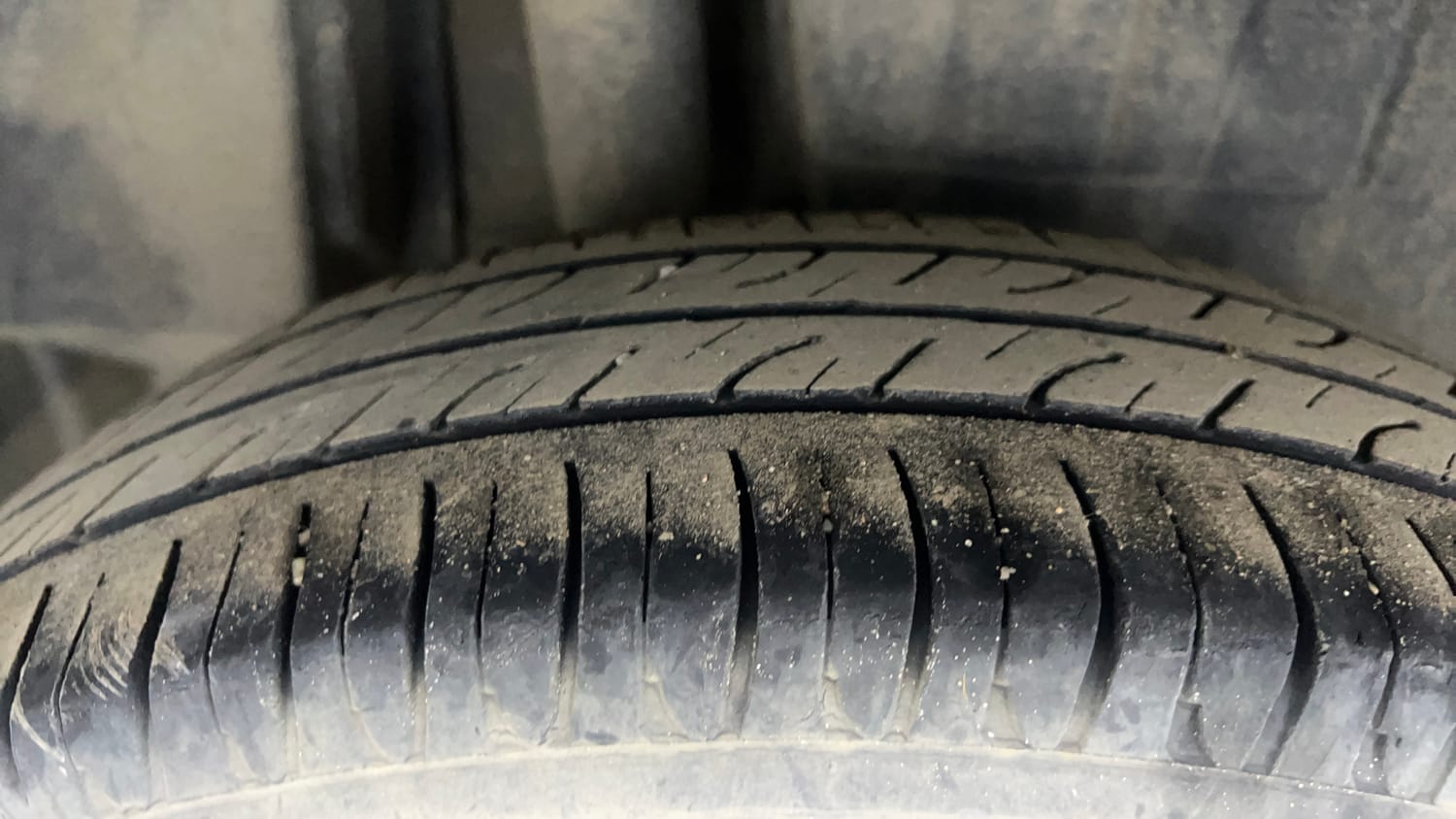 Used 2017 Maruti Suzuki Dzire VXi AMT Petrol Automatic tyres RIGHT REAR TYRE TREAD VIEW