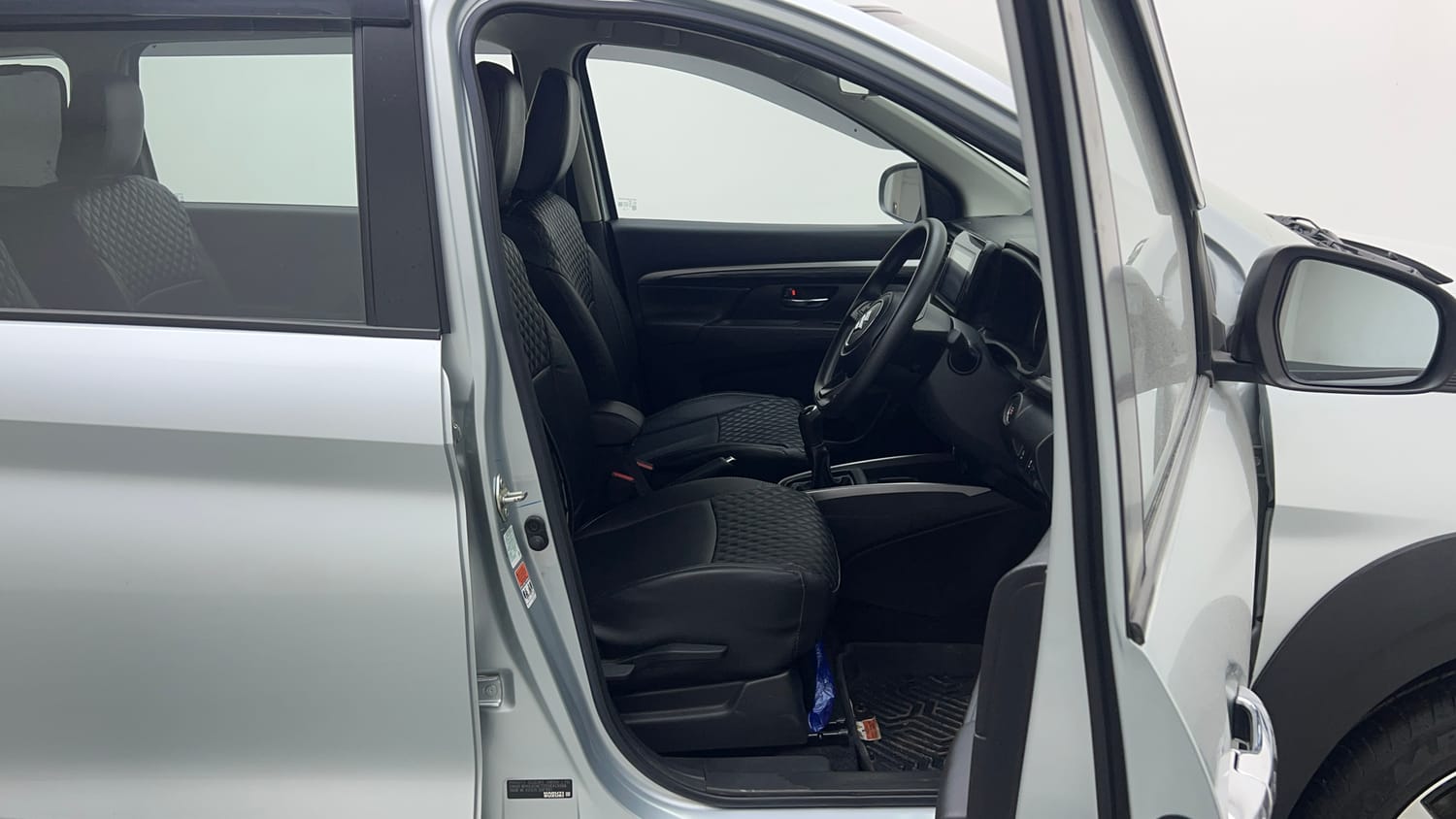 Used 2026 Maruti Suzuki XL6 Zeta MT Petrol Petrol Manual interior RIGHT SIDE FRONT DOOR CABIN VIEW