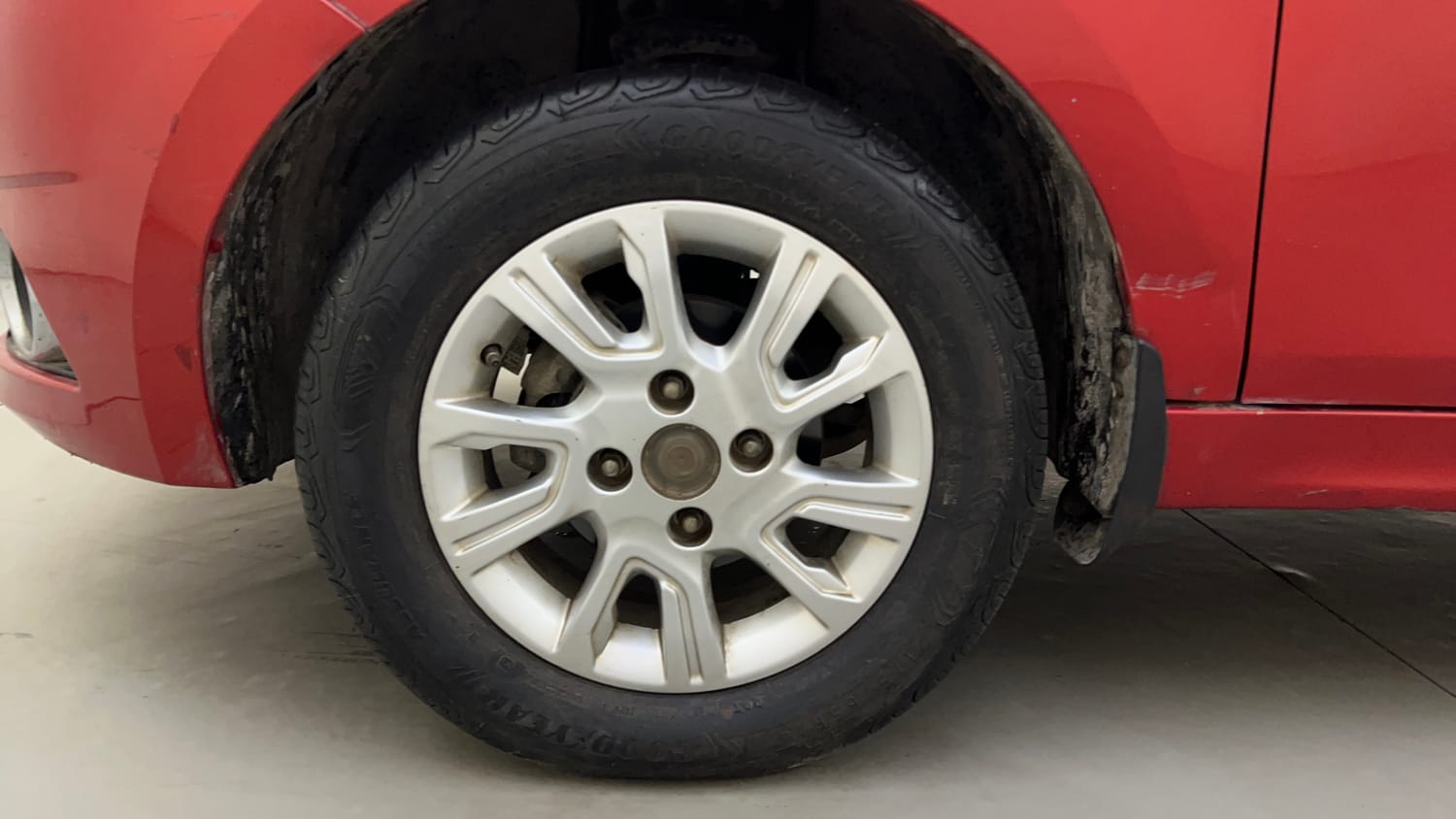 Used 2017 Tata Tiago Revotron XZA Petrol Automatic tyres LEFT FRONT TYRE RIM VIEW