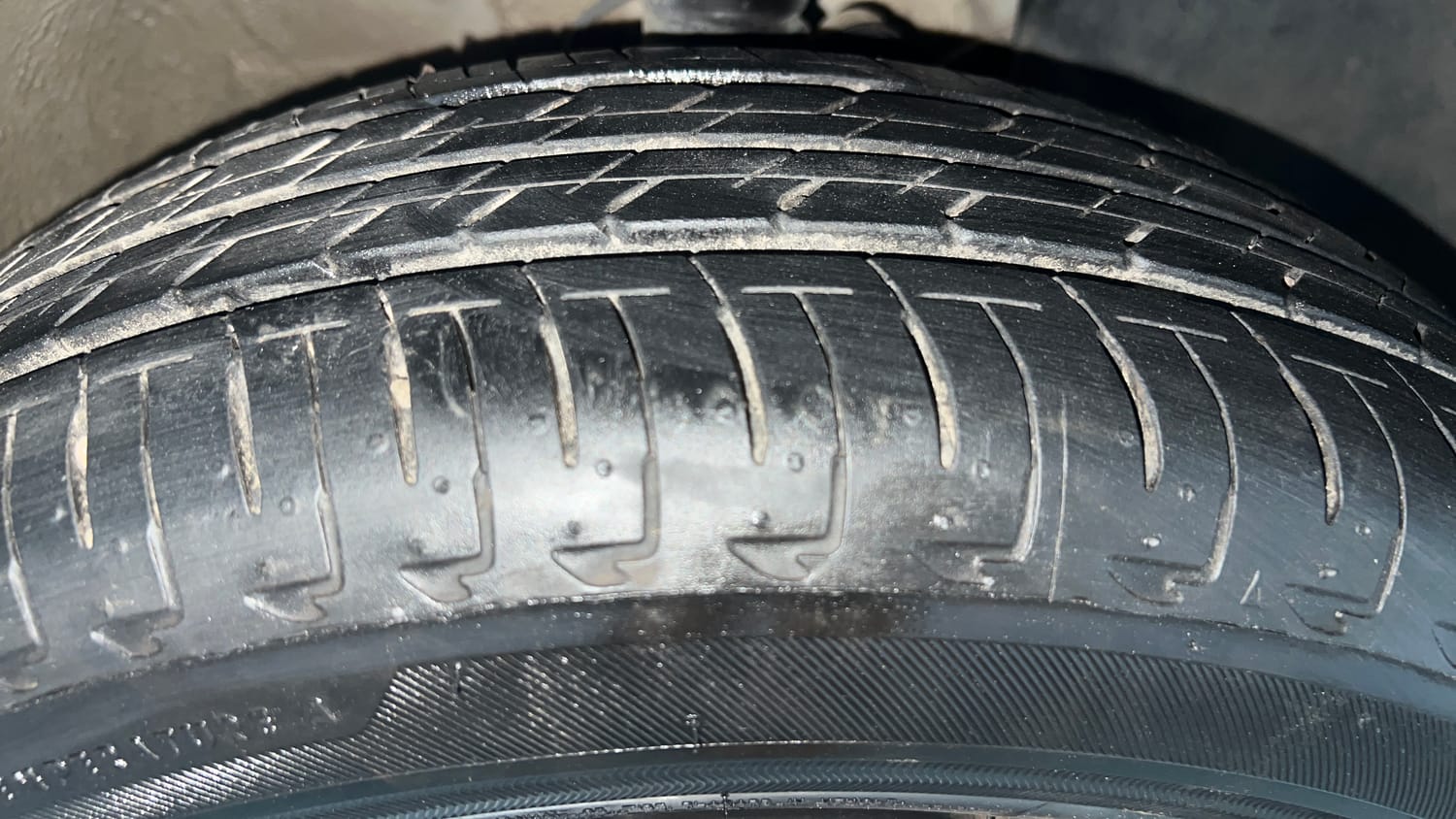 Used 2026 Maruti Suzuki Ignis Delta 1.2 MT Petrol Manual tyres RIGHT FRONT TYRE TREAD VIEW