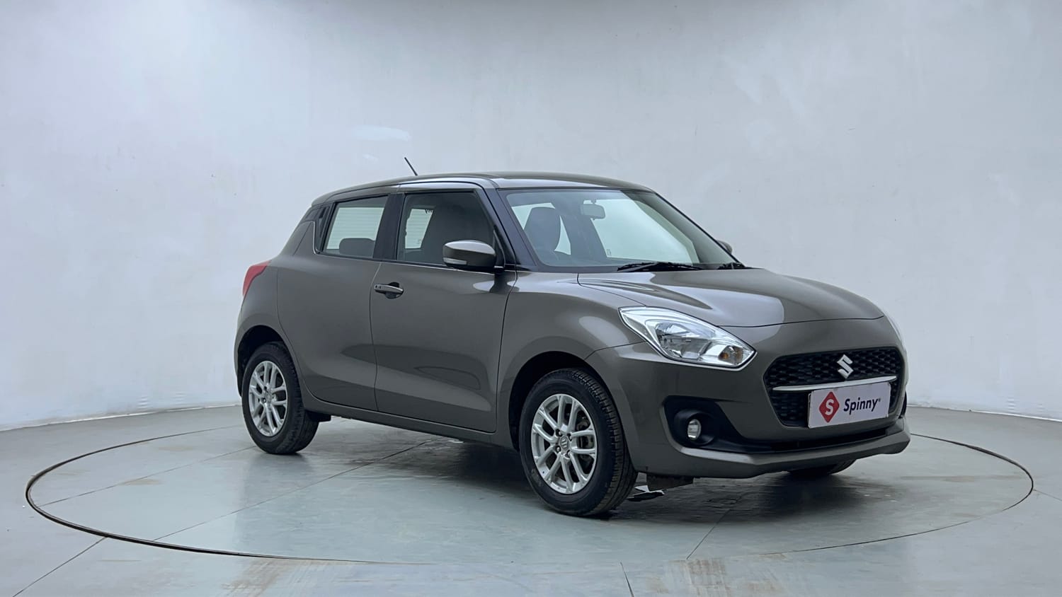 Used 2024 Maruti Suzuki Swift ZXi Petrol Manual exterior RIGHT FRONT CORNER VIEW