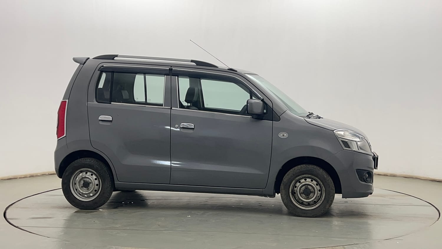 Used 2013 Maruti Suzuki Wagon R LXI Petrol Manual exterior RIGHT SIDE VIEW