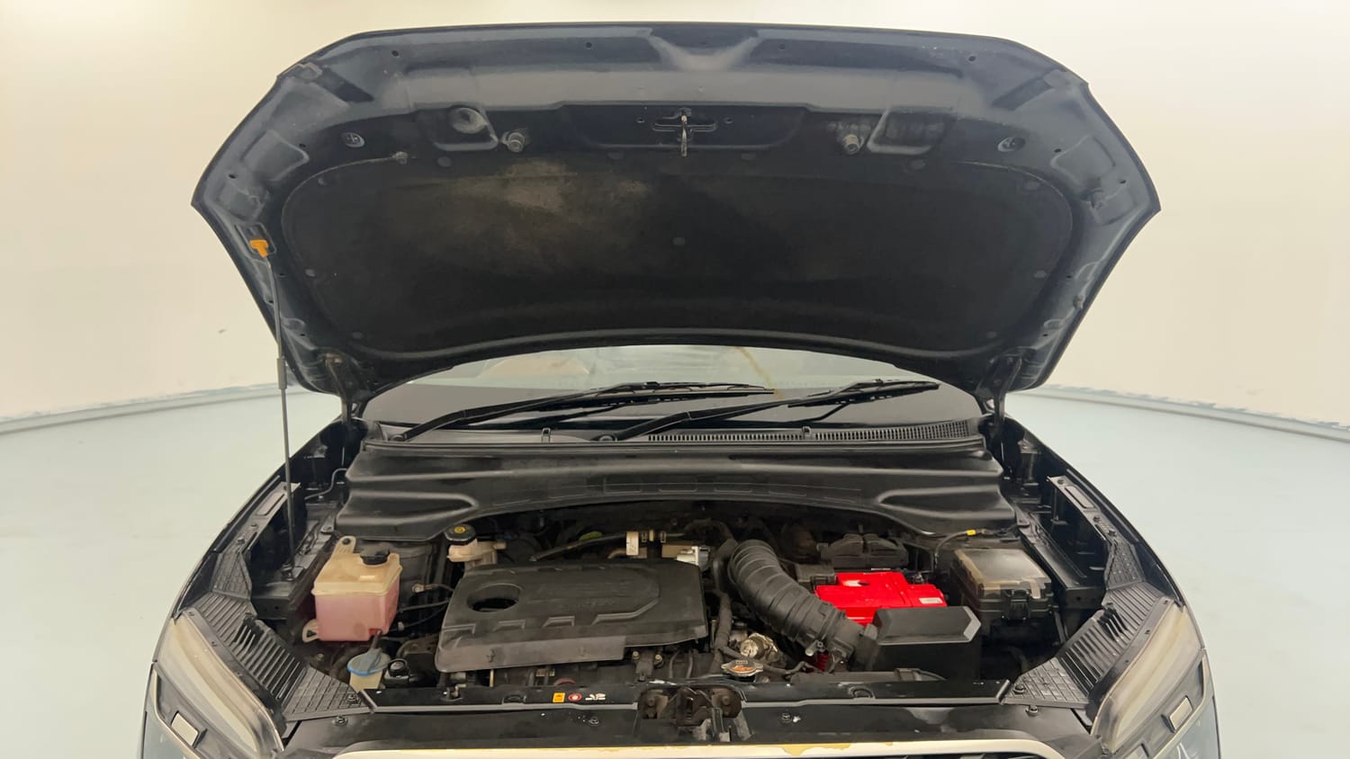 Used 2021 Hyundai Alcazar Signature (O) 6 STR 1.5 Diesel AT Diesel Automatic engine ENGINE & BONNET OPEN FRONT VIEW