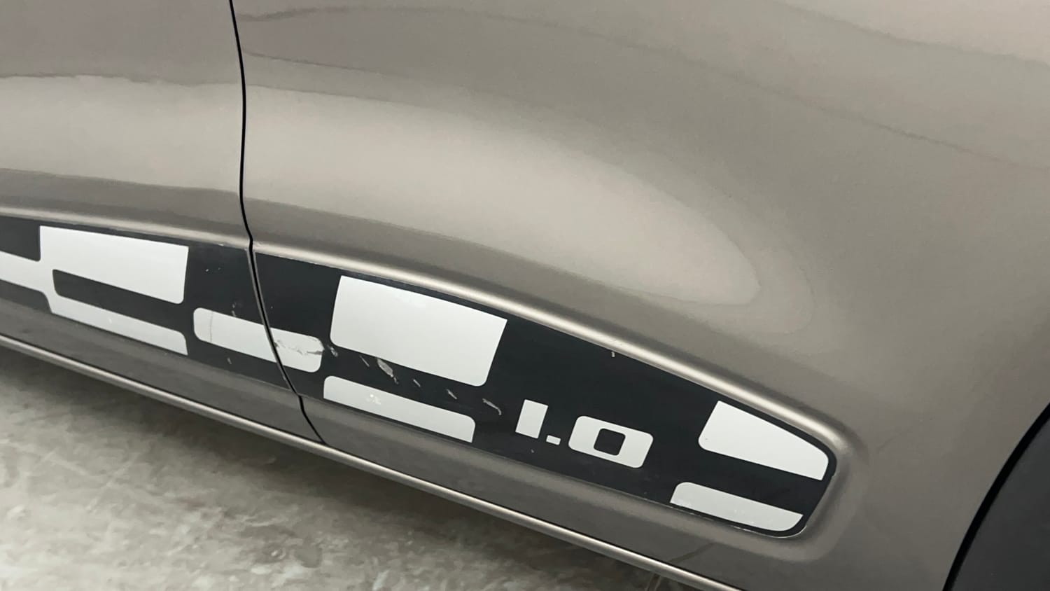 Used 2017 Renault Kwid RXT Petrol Manual dents MINOR SCRATCH