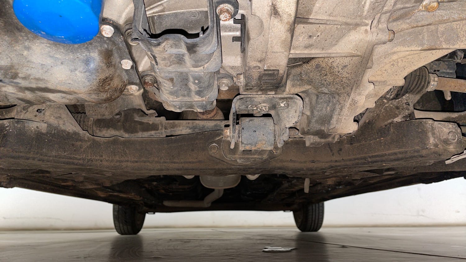 Used 2018 Hyundai Xcent SX Petrol Manual extra FRONT LEFT UNDERBODY VIEW