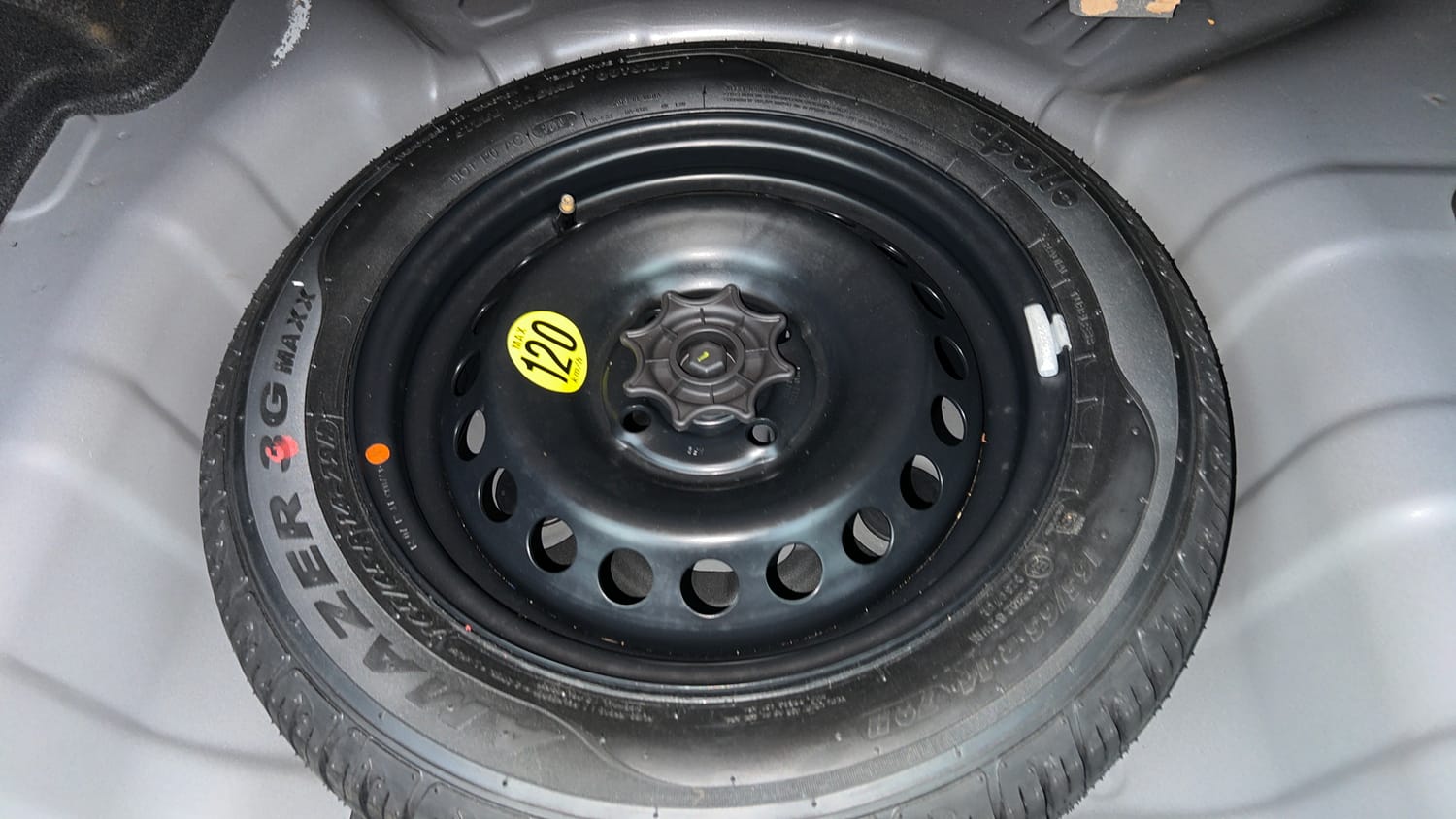 Used 2018 Hyundai Xcent SX (O) Petrol Manual tyres SPARE TYRE VIEW