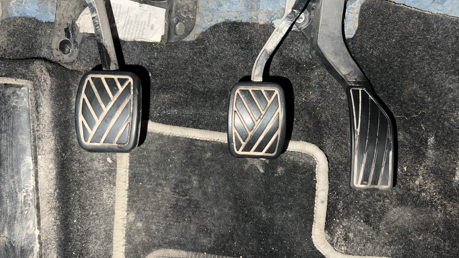 Used 2016 Maruti Suzuki Vitara Brezza [2016-2020] VDi Diesel Manual interior PEDALS VIEW