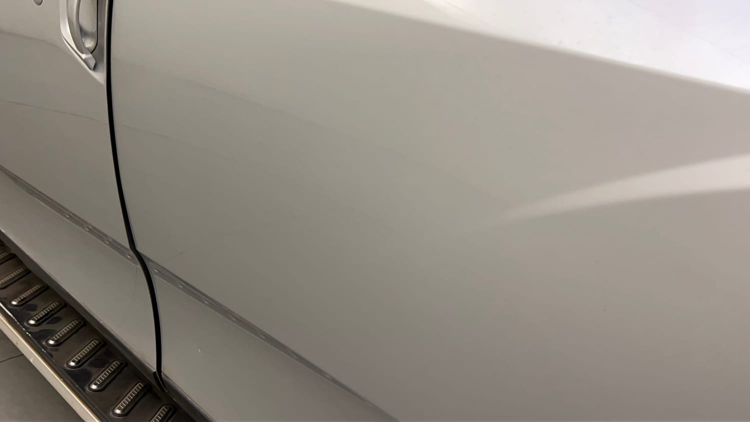 Used 2017 Mahindra XUV500 W10 Diesel Manual dents MINOR SCRATCH