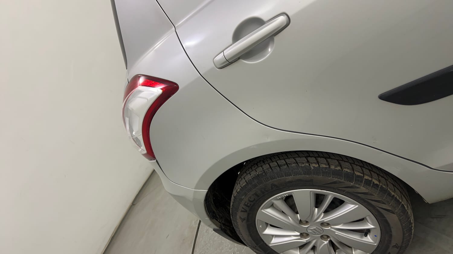Used 2016 Maruti Suzuki Swift ZXi Petrol Manual dents MINOR SCRATCH