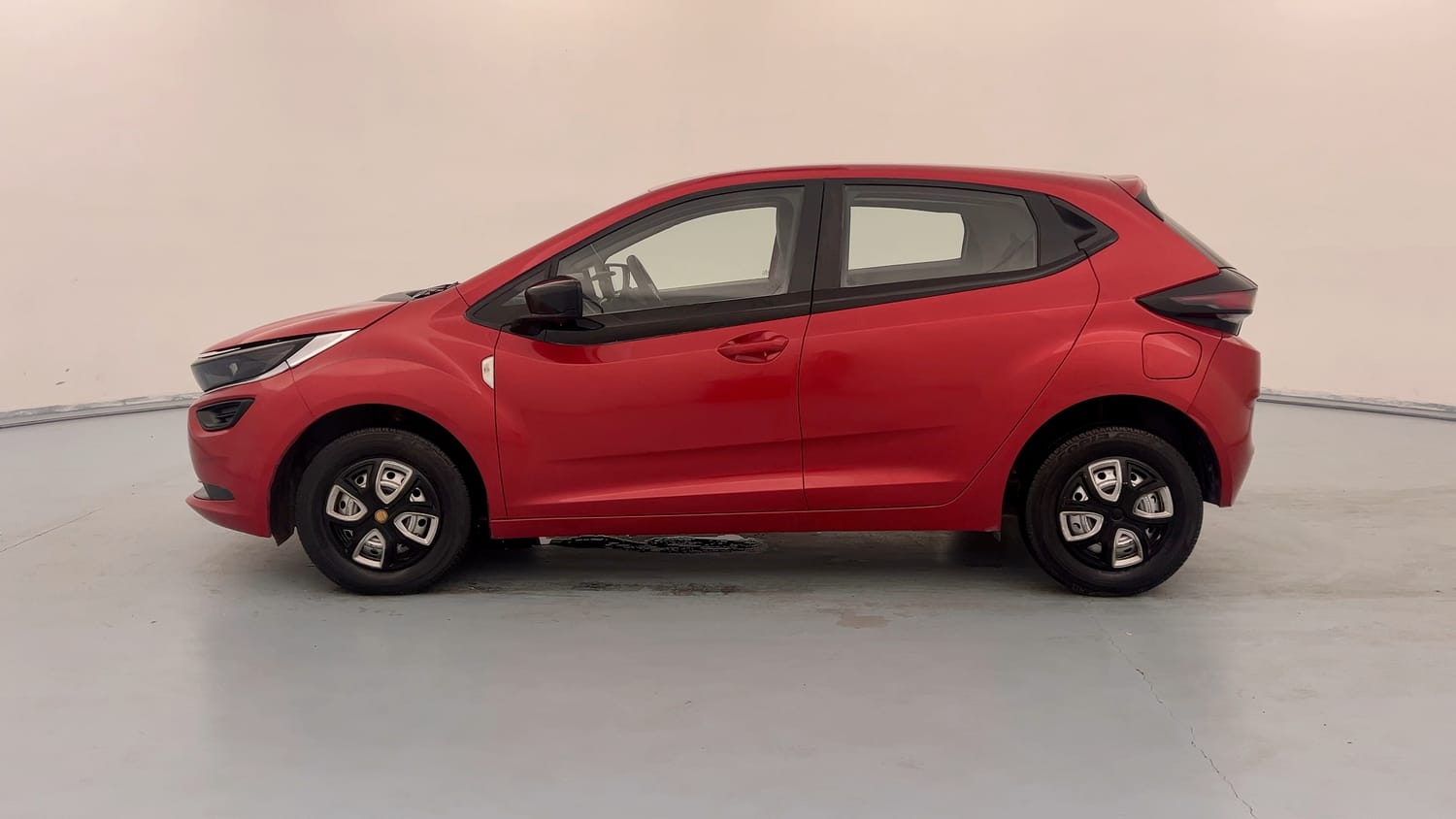 Used 2021 Tata Altroz XE Petrol Petrol Manual exterior LEFT SIDE VIEW