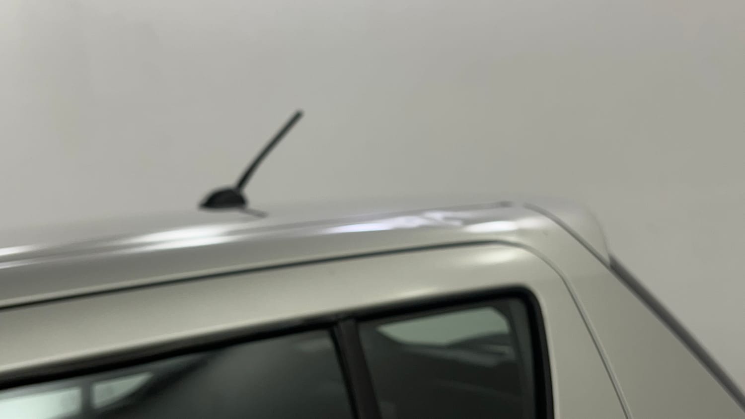 Used 2016 Maruti Suzuki Swift ZXi Petrol Manual dents MINOR DENT