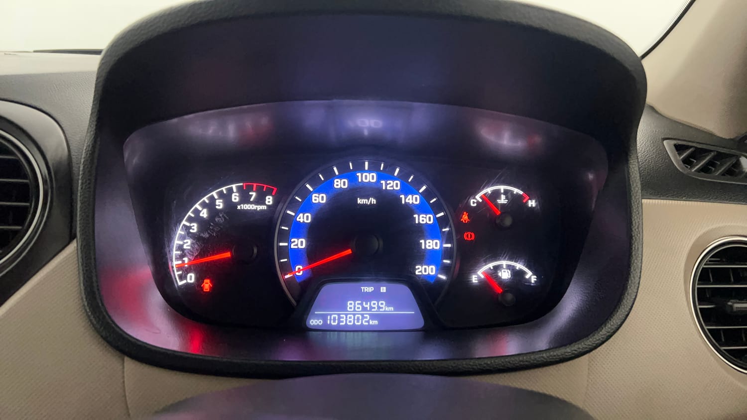 Used 2019 Hyundai Xcent SX Petrol Manual interior CLUSTERMETER VIEW