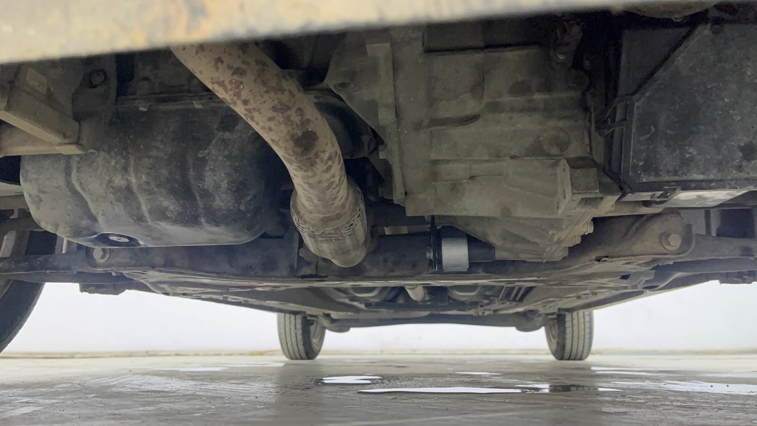 Used 2016 Ford Figo Titanium Plus 1.5 TDCi Diesel Manual extra FRONT LEFT UNDERBODY VIEW