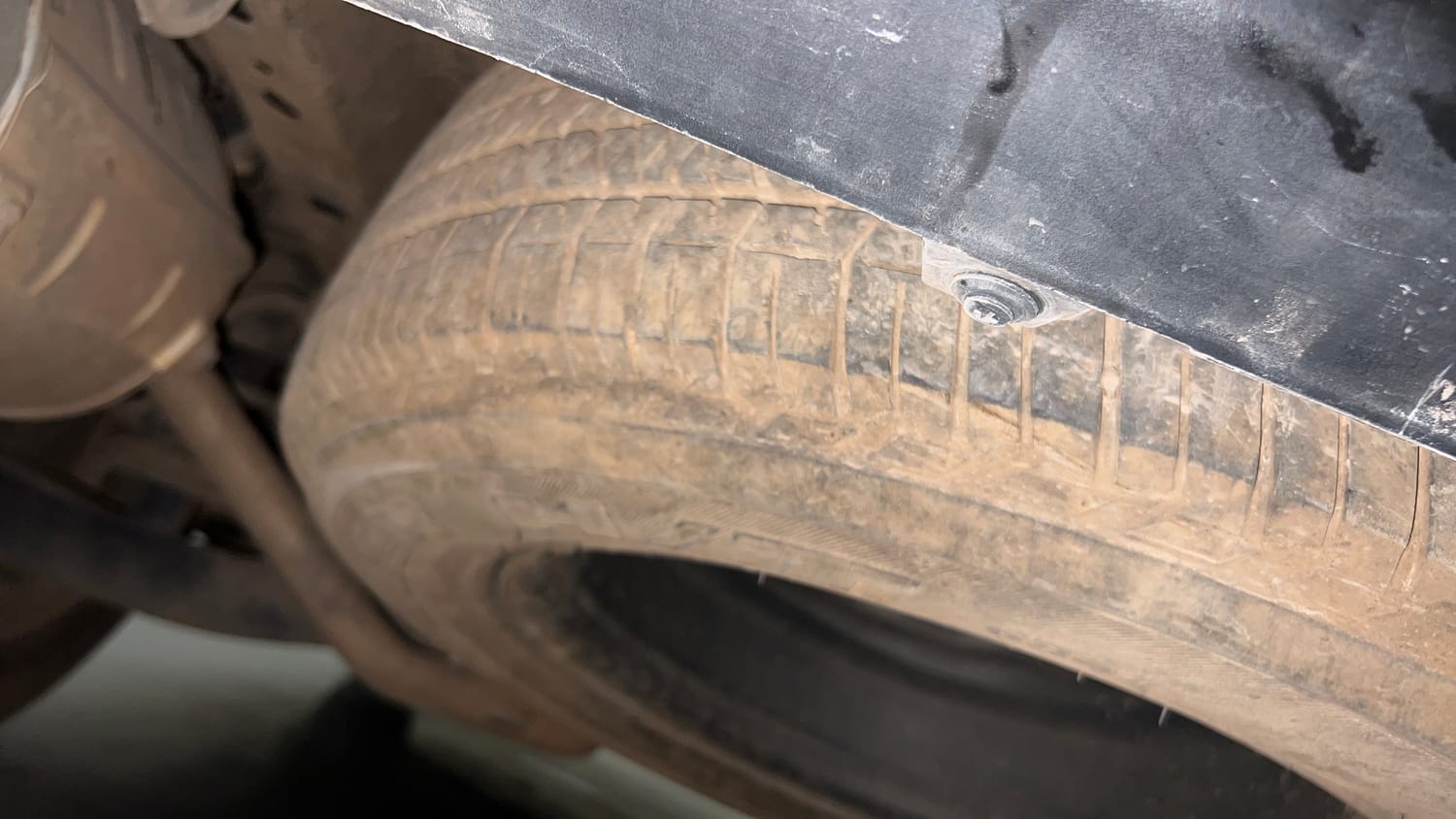 Used 2017 Mahindra XUV500 W10 Diesel Manual tyres SPARE TYRE VIEW