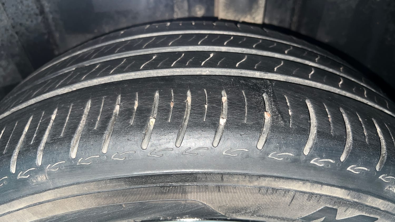 Used 2022 Volkswagen Virtus Topline 1.0 TSI AT Petrol Automatic tyres LEFT REAR TYRE TREAD VIEW