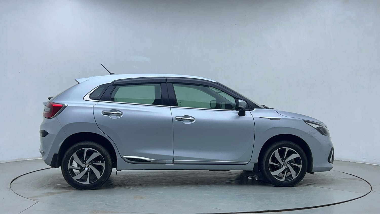 Used 2024 Toyota Glanza V Petrol Manual exterior RIGHT SIDE VIEW