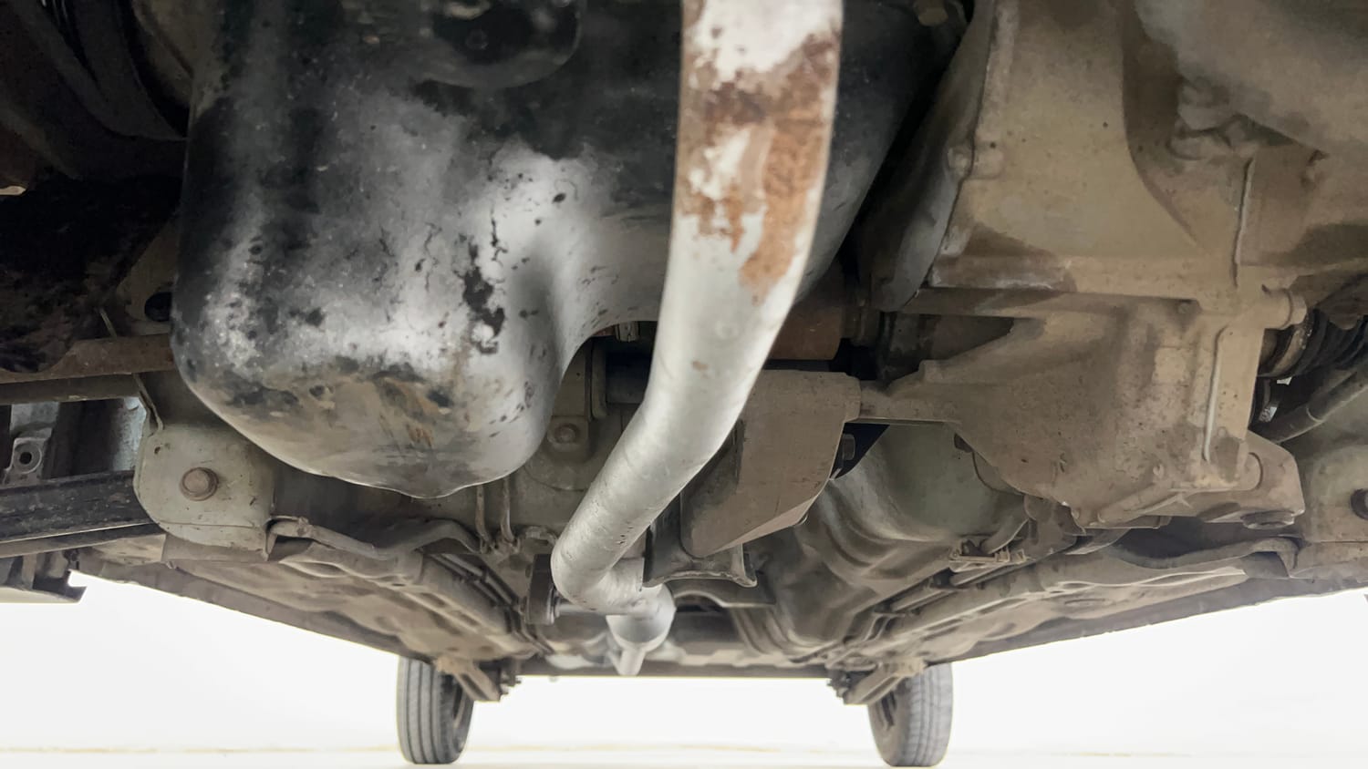 Used 2015 Maruti Suzuki Alto 800 Lxi Petrol Manual extra FRONT LEFT UNDERBODY VIEW