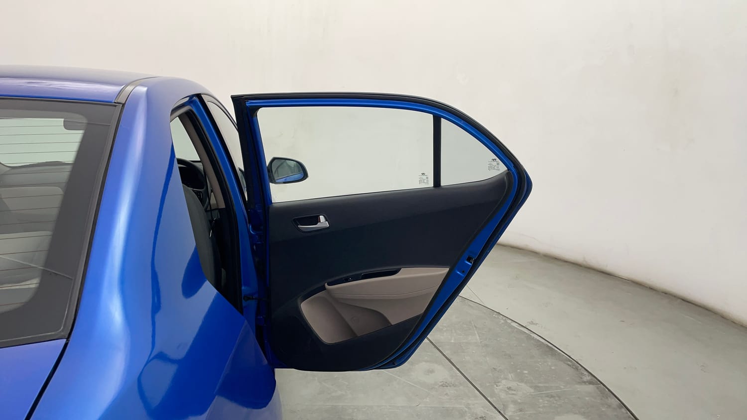 Used 2018 Hyundai Xcent SX Petrol Manual interior RIGHT REAR DOOR OPEN VIEW