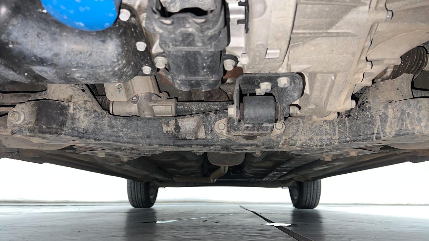 Used 2018 Hyundai Xcent SX (O) Petrol Manual extra FRONT LEFT UNDERBODY VIEW