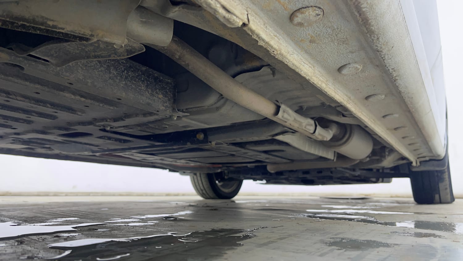 Used 2024 Honda City ZX Petrol CVT Hybrid Automatic extra REAR RIGHT UNDERBODY VIEW