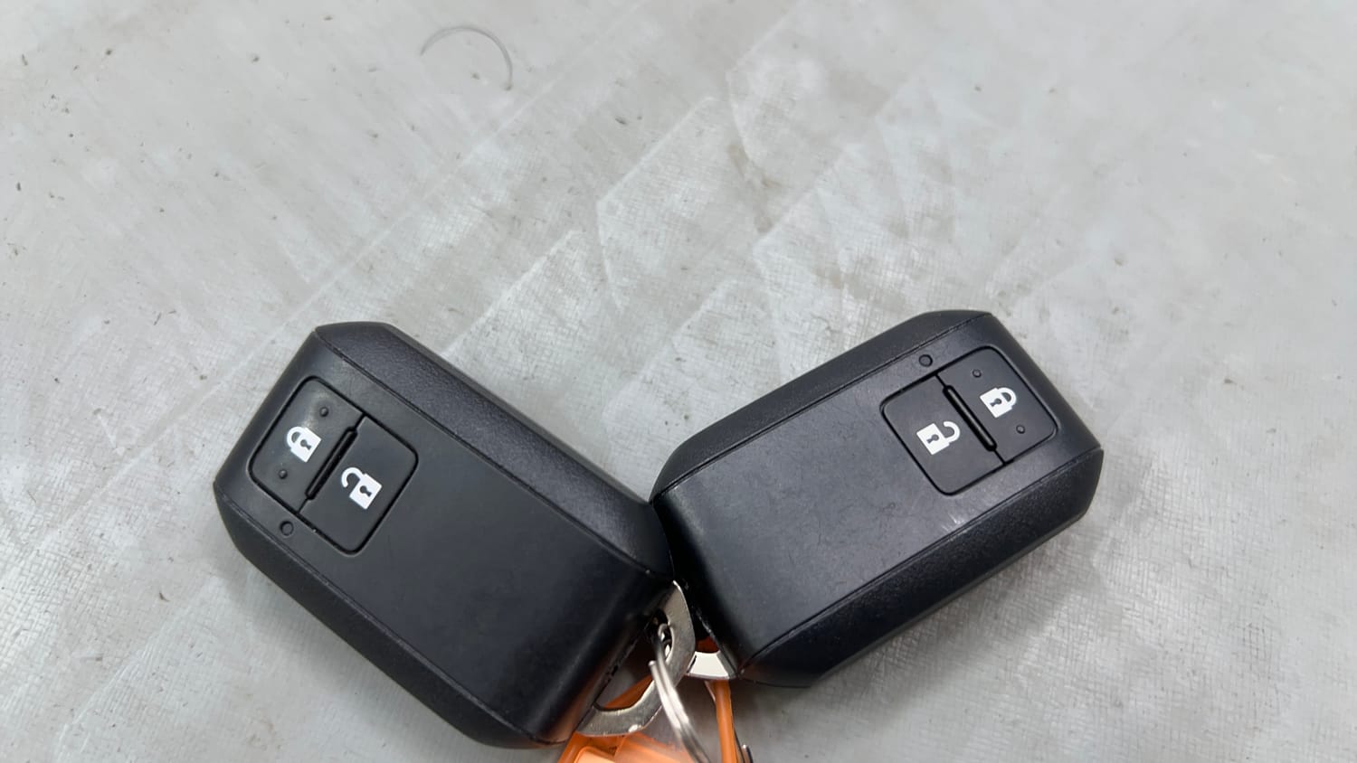 Used 2022 Maruti Suzuki Brezza Zxi Plus AT Dual Tone Petrol Automatic extra CAR KEY VIEW