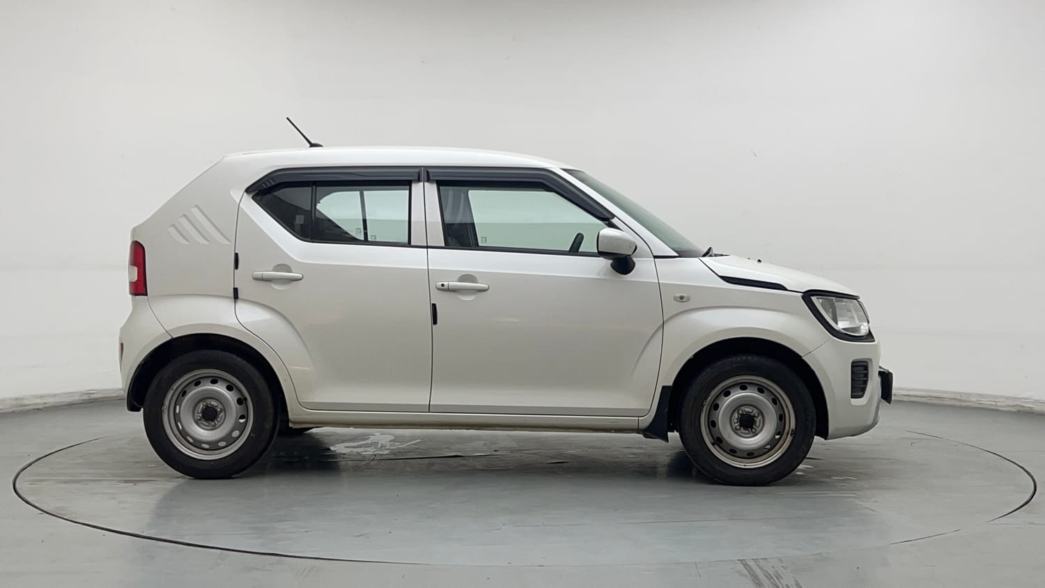 Used 2023 Maruti Suzuki Ignis Sigma 1.2 MT Petrol Manual exterior RIGHT SIDE VIEW