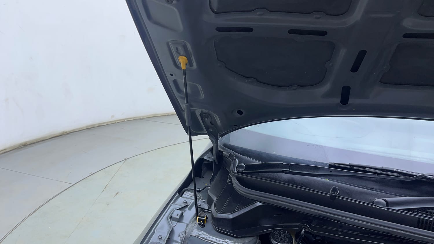 Used 2025 Hyundai New i20 Asta (O) 1.2 IVT Petrol Automatic engine ENGINE RIGHT SIDE HINGE & APRON VIEW