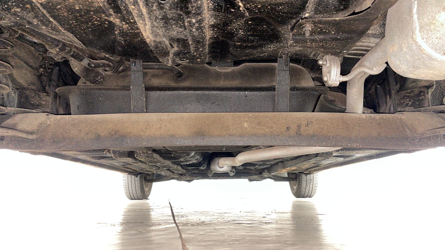 Used 2018 Hyundai Xcent SX Petrol Manual extra REAR UNDERBODY VIEW (TAKEN FROM REAR)