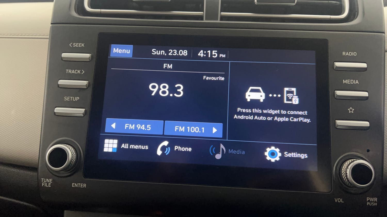 Used 2022 Hyundai Creta EX 1.5 Diesel Diesel Manual top_features Integrated (in-dash) music system