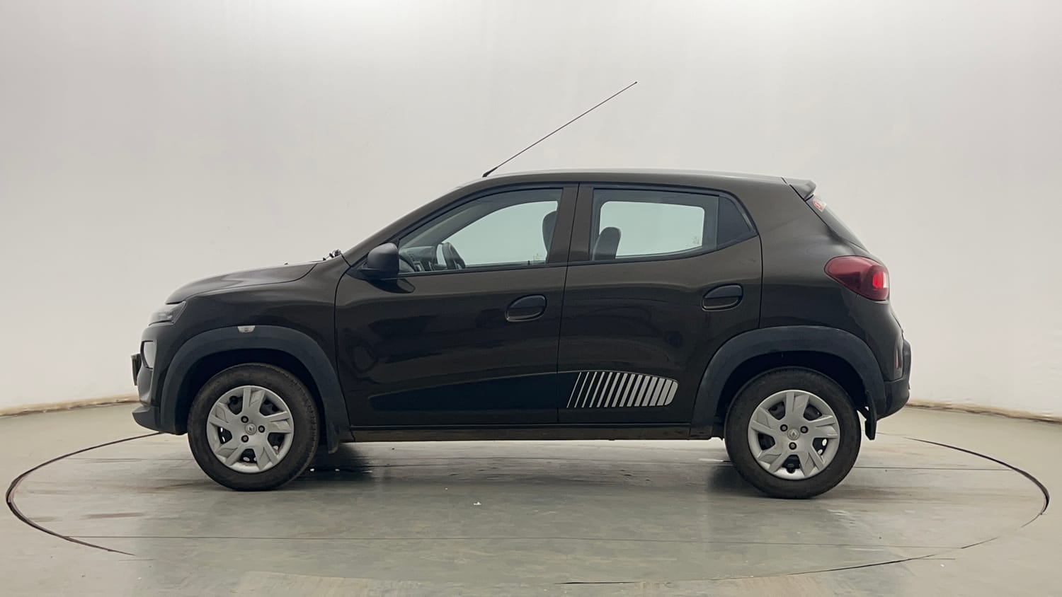 Used 2020 Renault Kwid RXL Petrol Manual exterior LEFT SIDE VIEW