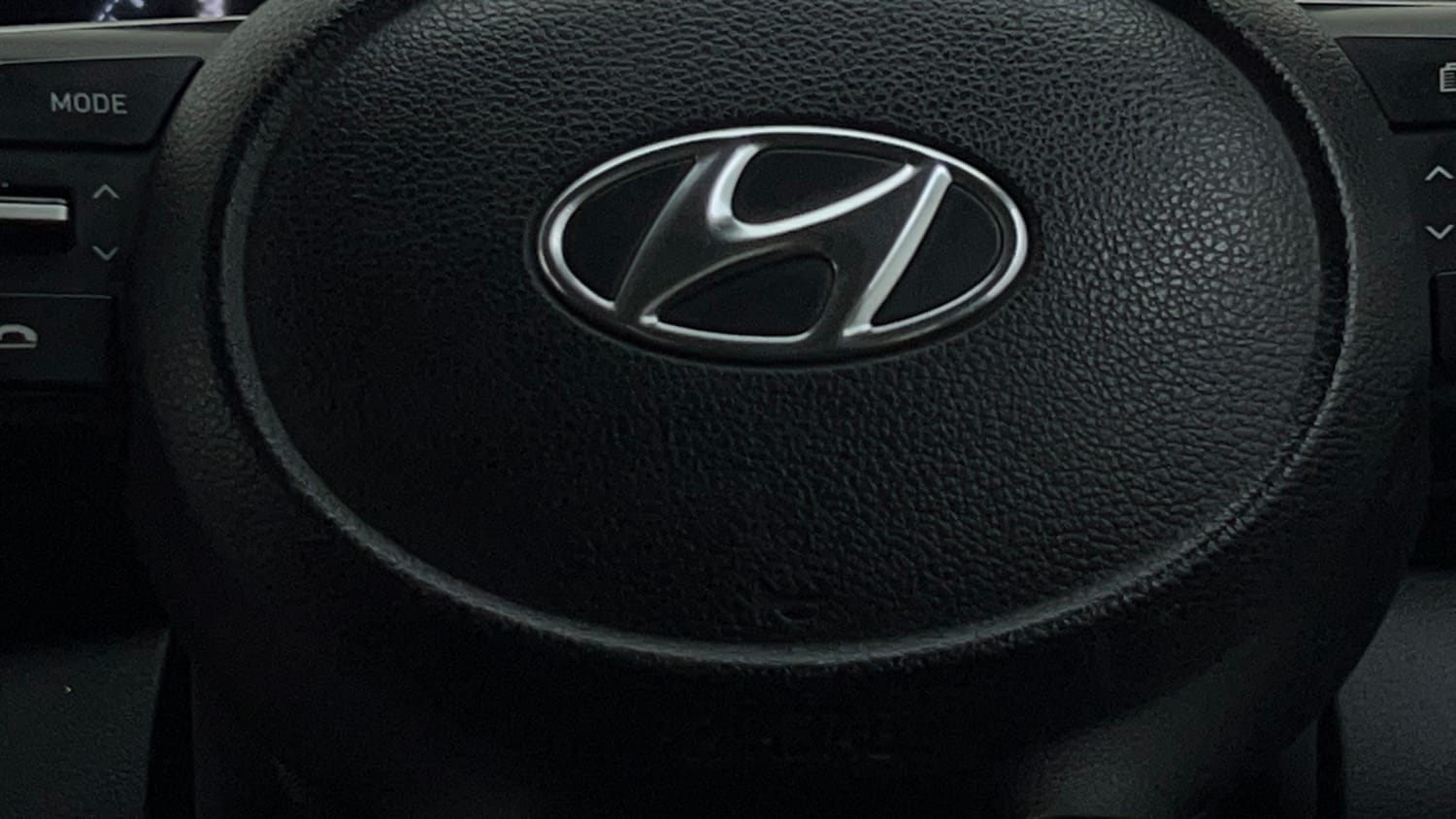 Used 2022 Hyundai Venue SX Plus 1.0 Turbo DCT Petrol Automatic top_features Airbags