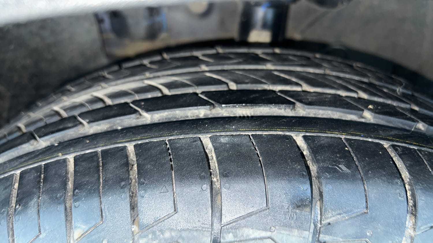 Used 2022 Hyundai Venue SX Plus 1.0 Turbo DCT Petrol Automatic tyres LEFT FRONT TYRE TREAD VIEW