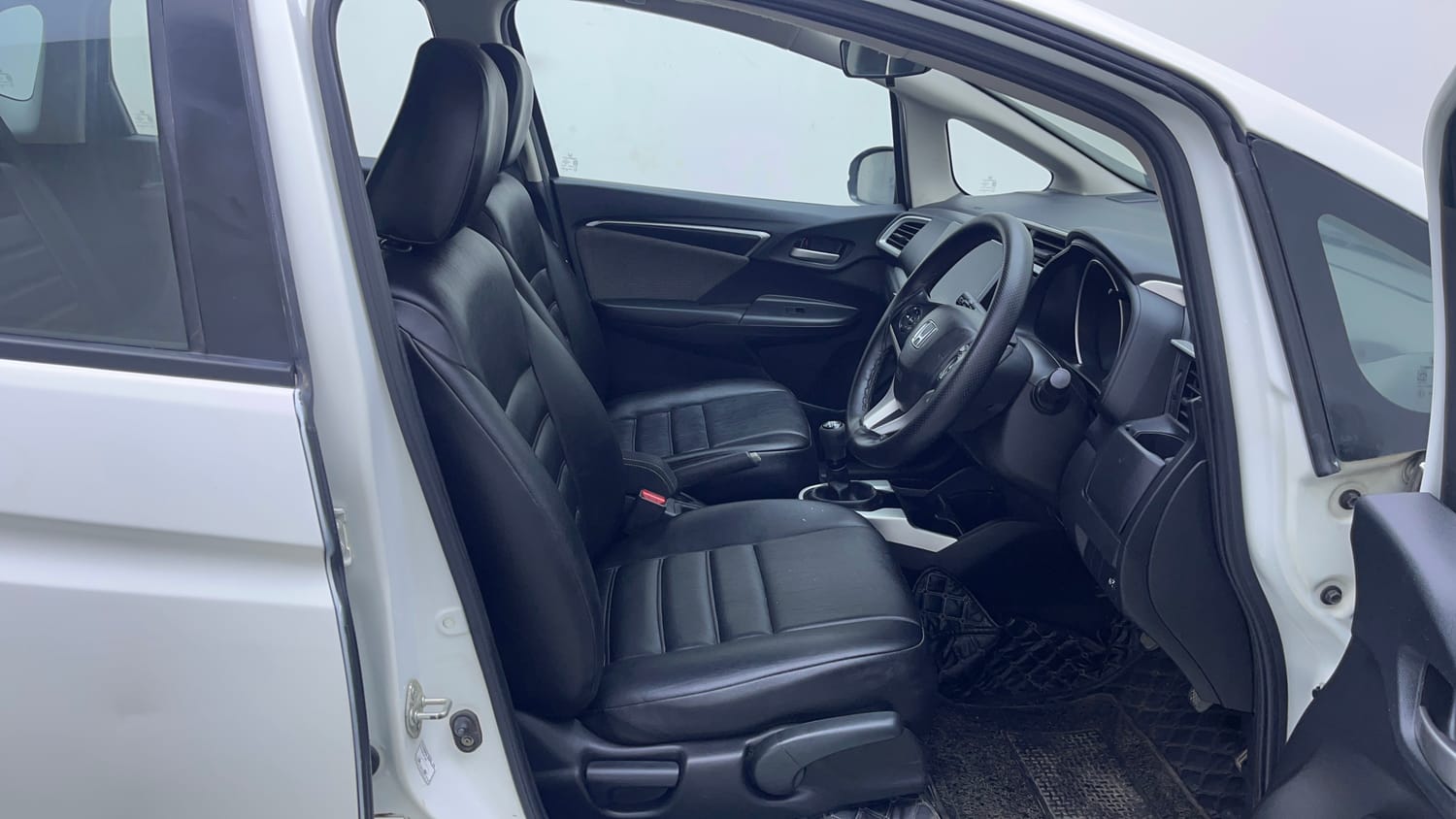 Used 2018 Honda WR-V VX MT Diesel Diesel Manual interior RIGHT SIDE FRONT DOOR CABIN VIEW