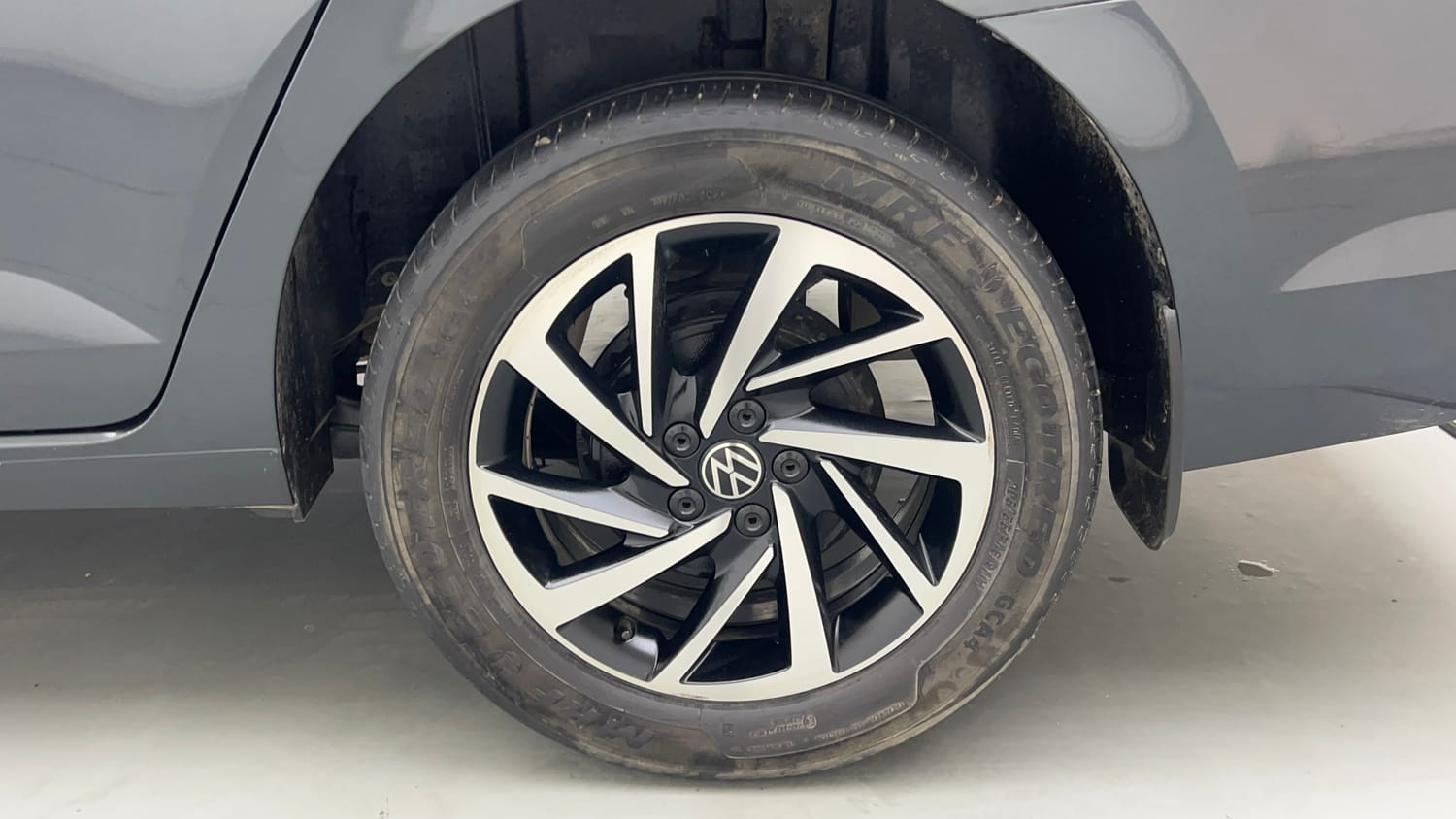 Used 2022 Volkswagen Virtus Topline 1.0 TSI AT Petrol Automatic tyres LEFT REAR TYRE RIM VIEW
