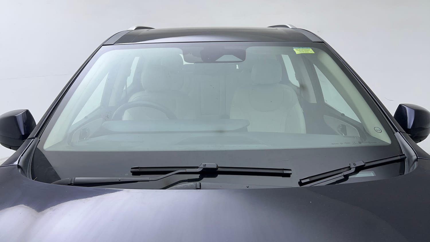 Used 2024 Mahindra XUV700 AX 7 Luxury Pack Diesel MT 7 STR Diesel Manual exterior FRONT WINDSHIELD VIEW